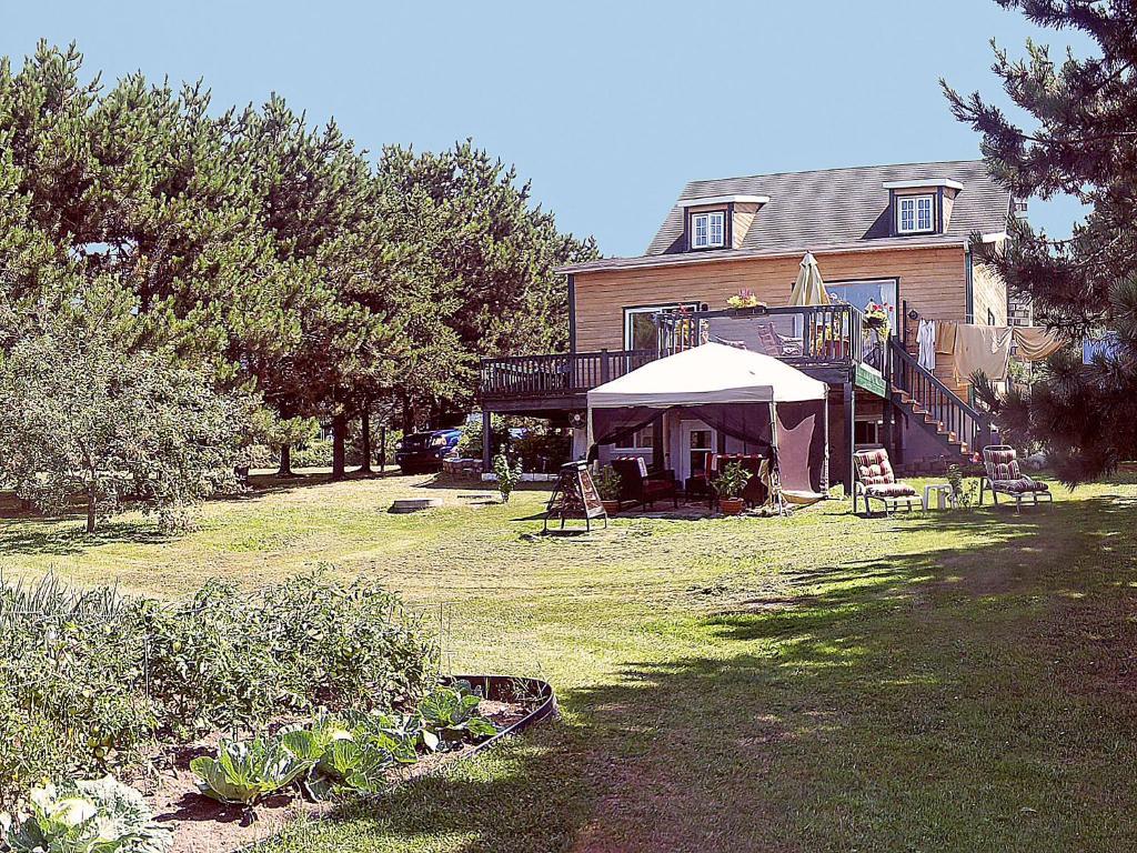 Gite La Halte Du Verger Bed And Breakfast Rivière-du-Loup Kültér fotó