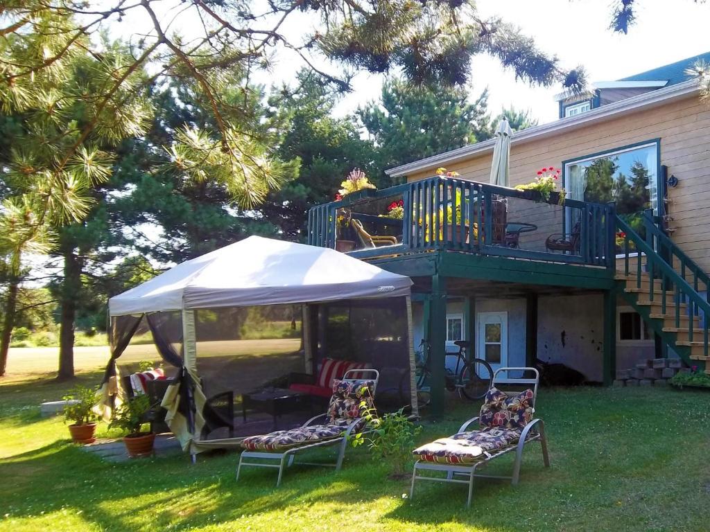 Gite La Halte Du Verger Bed And Breakfast Rivière-du-Loup Kültér fotó