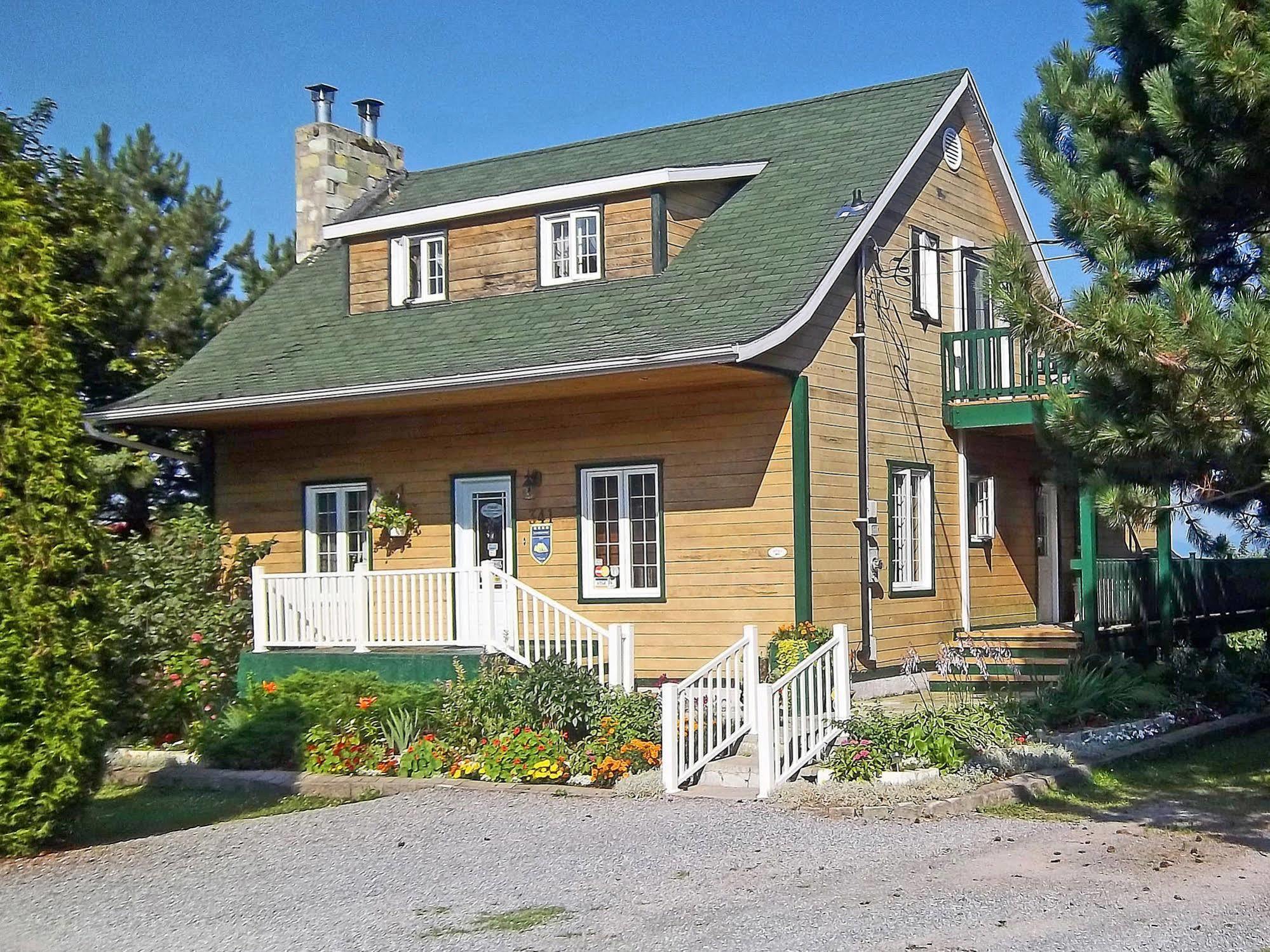Gite La Halte Du Verger Bed And Breakfast Rivière-du-Loup Kültér fotó